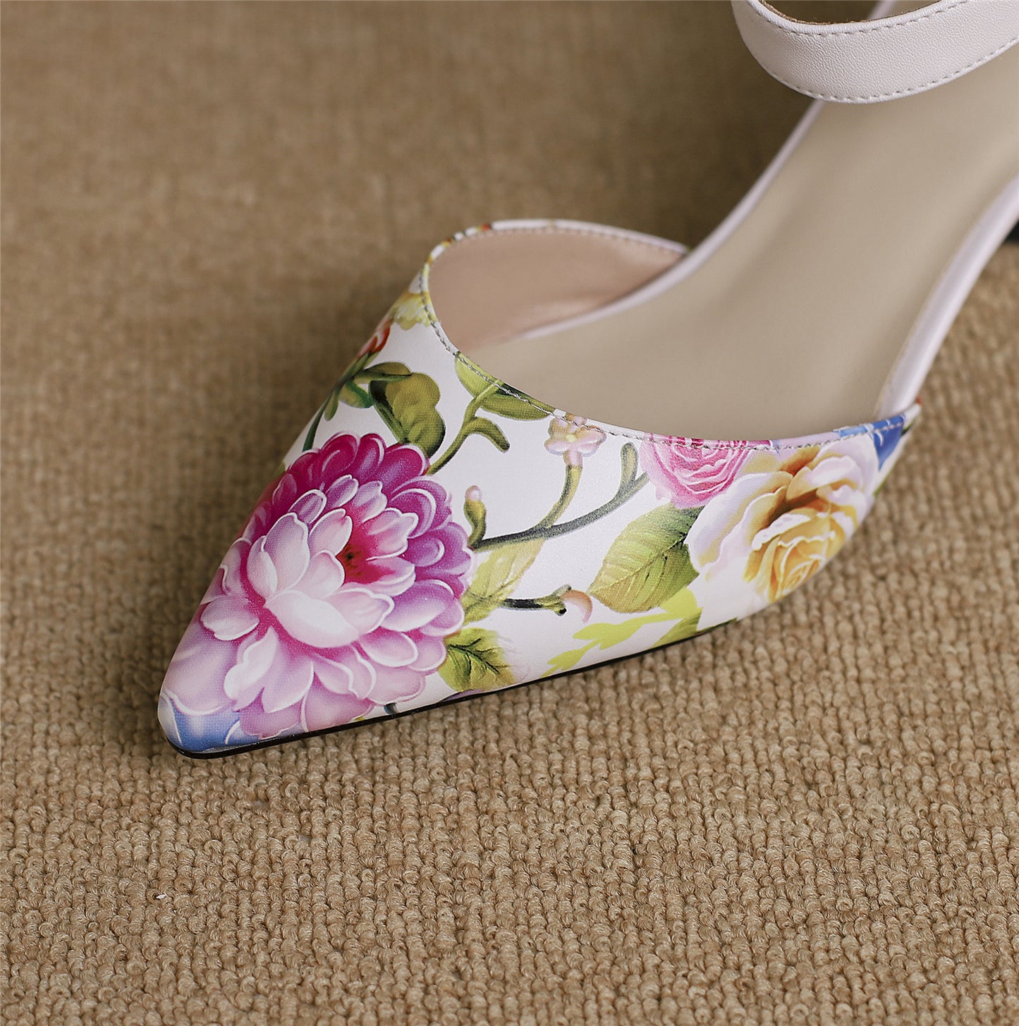 Women's Pointed Toe Flower Print Genuine Leather Handmade Buckle Low Chunky Heel Sandal Pumps