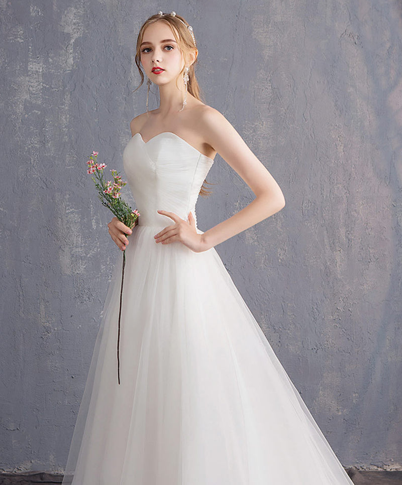 BelaCustom Tube Top Pleated Elegant Simple Design Sleeveless A-Line Beach Lawn Wedding Dress