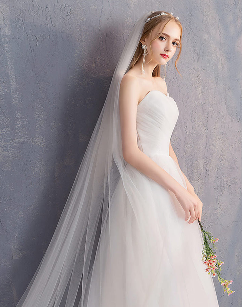 BelaCustom Tube Top Pleated Elegant Simple Design Sleeveless A-Line Beach Lawn Wedding Dress