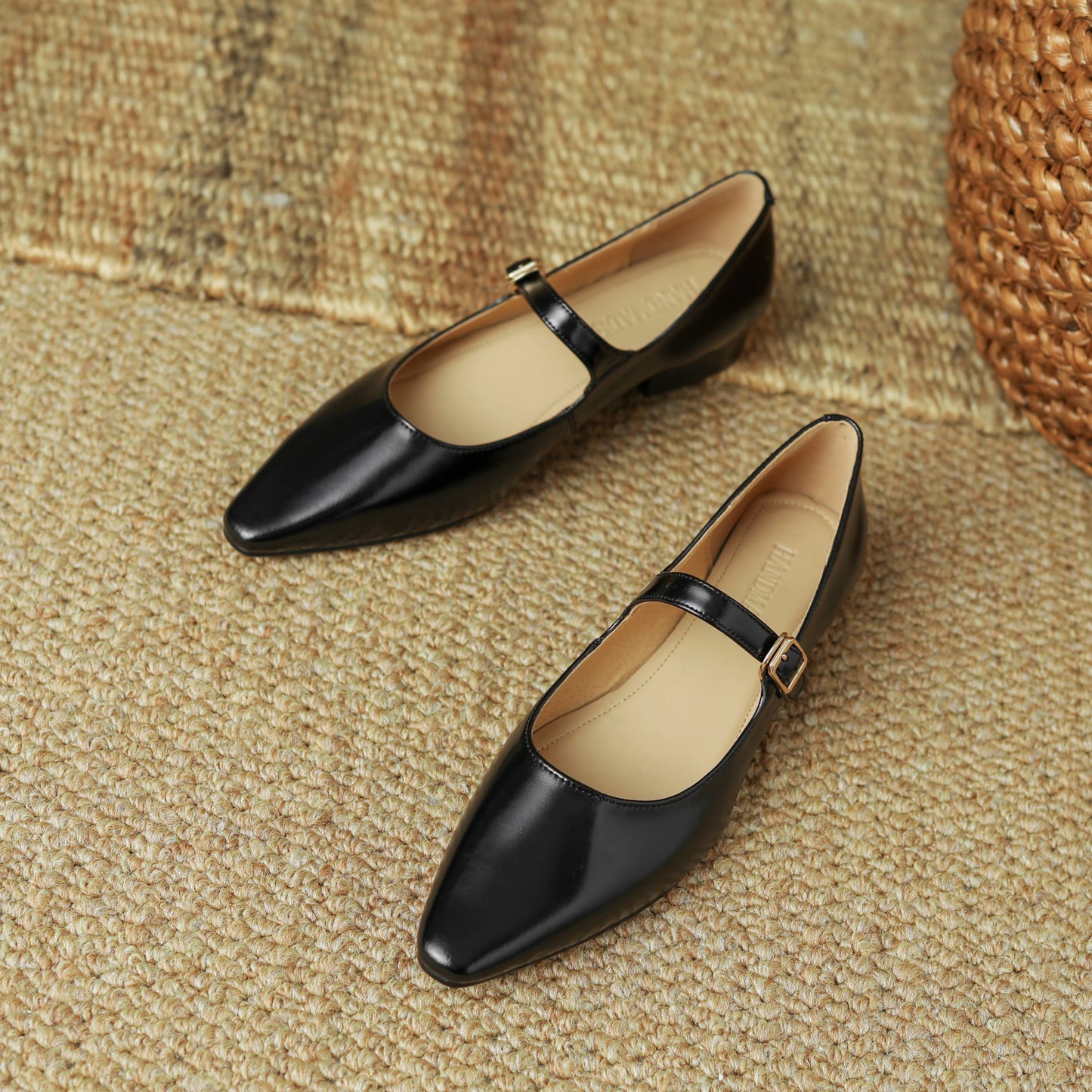 Women's Patent Leather Handmade Pointed Toe Flats Buckle Mary Janes Cute Dress Shoes