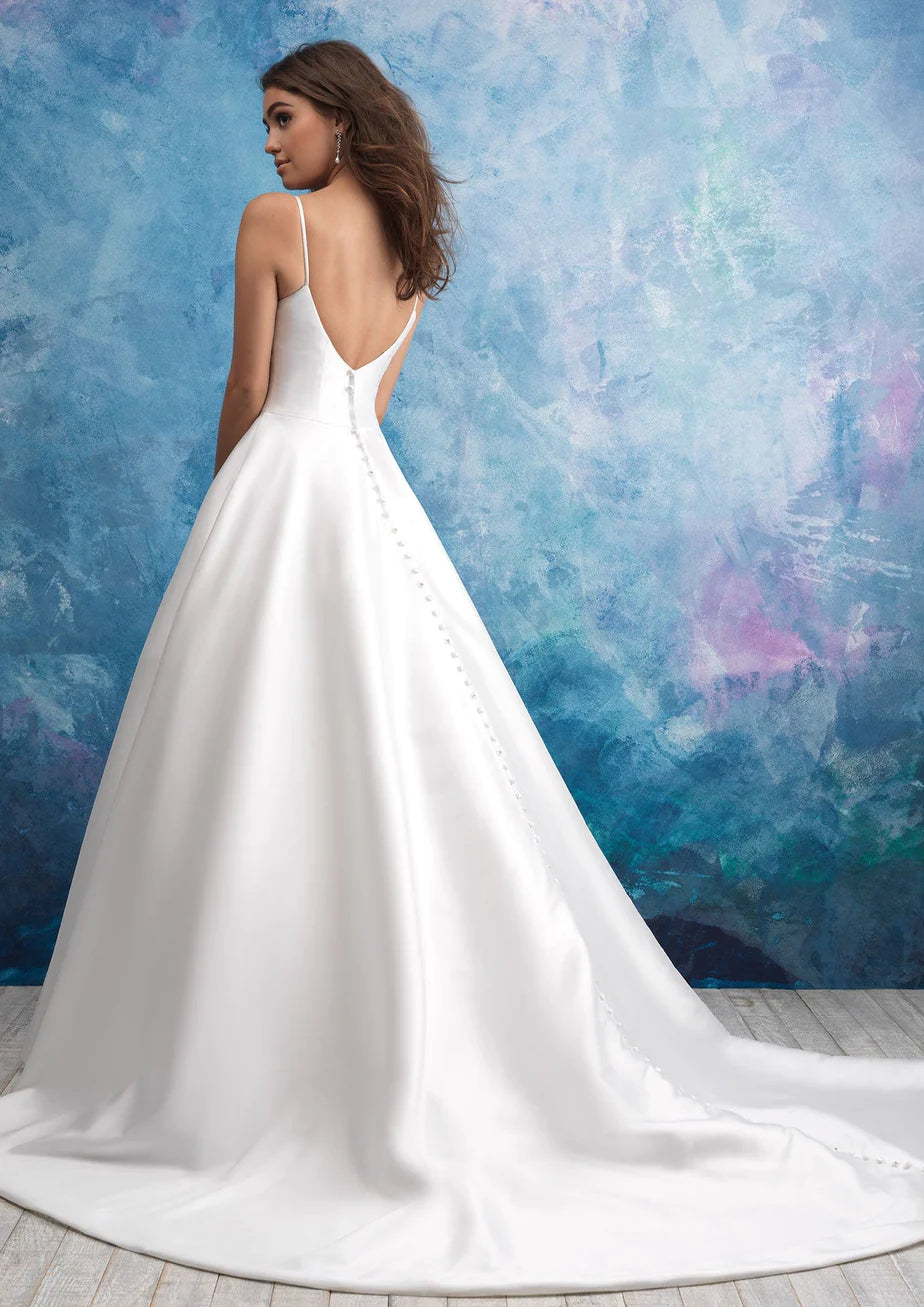 BelaCustom Spaghetti Straps V-Neck Sleeveless Deep V Back A-Line Wedding Dress Customization