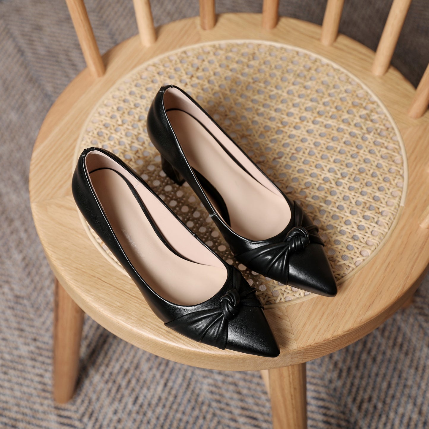 Women's Genuine Leather Pointed Toe Handmade Knot Décor Mid Chunky Heels Elegant Pumps Shoes